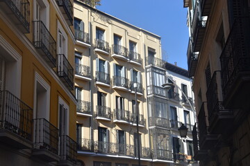 Balcones de edificio mismos