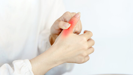 Naklejka premium Wrist pain chronic therapy concept. Hands engaged in a thumb exercise, promoting relaxation and flexibility.