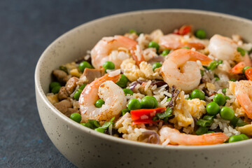Fried rice with vegetables and seafood