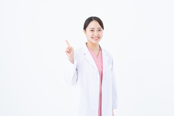 研修医の若い女性