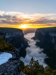 Fototapeta premium Mountain Sunrise Valley View (1)