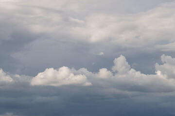 ciel chargé de gros nuage
