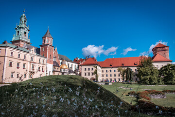 Obraz premium The Wawel Royal Castle in Cracow, Poland. A centuries-old residence of kings.