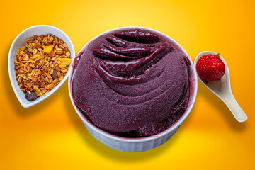 Acai cream with granola, strawberry