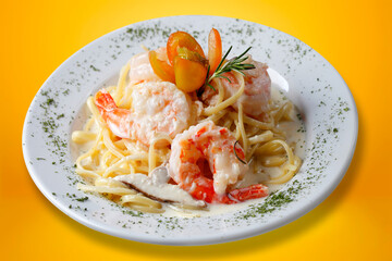 Large shrimp with pasta