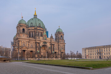 Obraz premium germany capital berlin city center buildings architecture and must-see tourist attractions photos