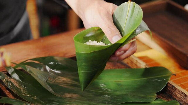 The process of making special Chinese rice dumplings