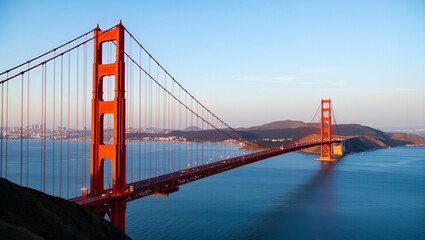 Fototapeta premium Stunning Travel Photography of the Iconic Golden Gate Bridge in San Francisco, USA - Urban Landscape