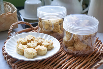 Almond Sugee Cookies are rich, buttery, with a nutty almond flavor, a popular kuih during Hari Raya