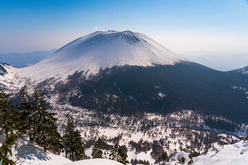 春の浅間山外輪山スノーハイク