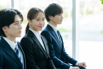 就職活動する学生【撮影協力:スカパー東京メディアセンター】