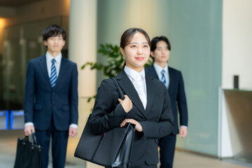 就職活動をする学生【撮影協力:スカパー東京メディアセンター】	