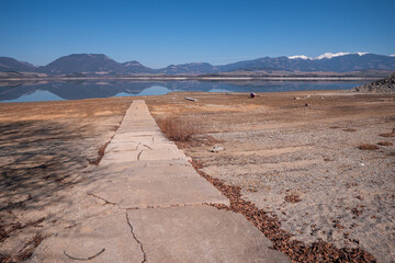 Liptovská Mara in Slovakia is only 44 percent full, and the level is expected to drop by more than 11 meters by 2025. Low water level of the Liptovská Mara reservoir in Slovakia during a drought.