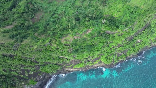 Comoros - Grande Comore - Djivakoni - azimuthal view on the cliff of the crater