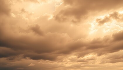 Obraz premium Golden Hour's Embrace: A Sky of Warmth and Dramatic Clouds
