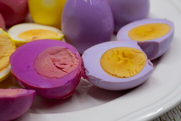 Malinated eggs using beet, red cabbage and turmeric