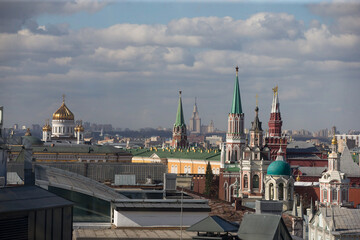 Fototapeta premium An expansive cityscape filled with numerous buildings and domes