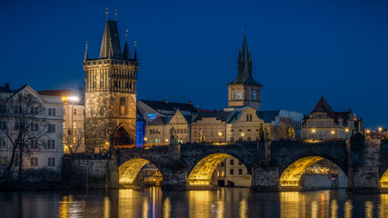 Fototapeta premium blue hour in the golden city - blaue Stunde in der goldenen Stadt