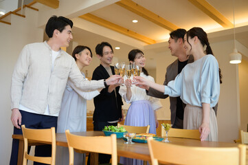 ホームパーティの乾杯