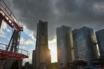 夕暮れ時のランドマークタワー