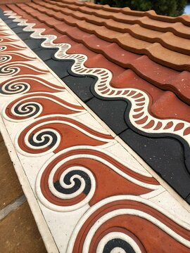 Ornamental Waves with Trypillian Motifs on a Tiled Surface
