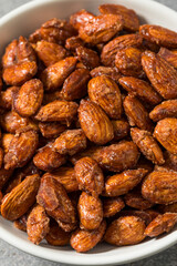 Homemade Caramelized Cinnamon Almonds