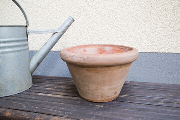 Vintage Blumentopf aus Terracotta gefertigt, handgeformt