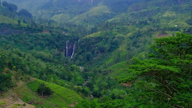 Puna Ella Waterfall in Ramboda, a beautiful landscape in the mountainous tropics of Sri Lanka