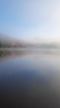 dia de outono no lago s&atilde;o bernardo em s&atilde;o francisco de paula, rio grande do sul 