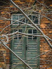 &Ouml;ost Place, alte Holzt&uuml;r