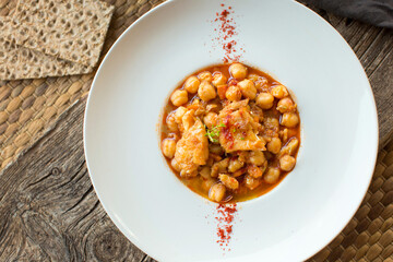 Garbanzos con bacalao y pimentón 