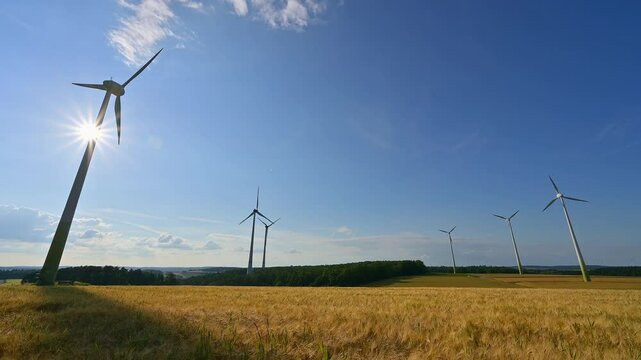Getreidefeld, Windkraftanlage, Himmel, Landschaft, Sommer, Arnstein, Unterfranken, Bayern, Deutschland, Europa
