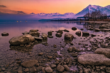 Thunersee mit abendrot
