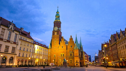 The Old Town Market Square in Wrocław is a mesmerizing blend of history, culture, and vibrant urban life, making it one of Poland’s most cherished landmarks.