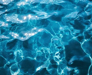 Obraz premium Sunlight Reflecting on Water Surface with Blue Tones and Ripples