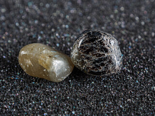 Labradorite is a mysterious mineral with a labradorescence effect and bright colors.