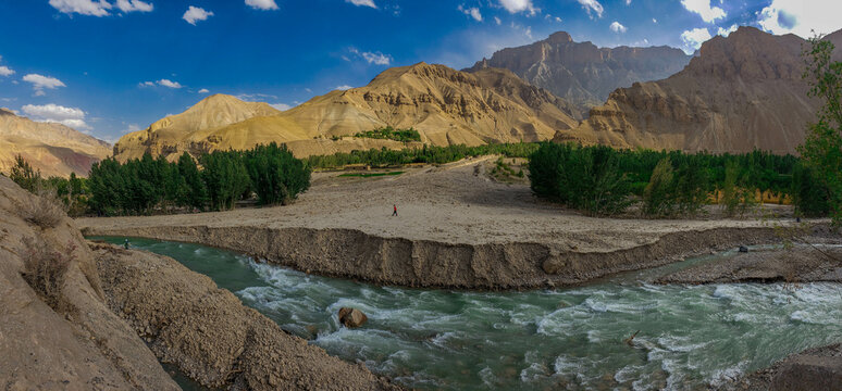 Bamiyan, with its mountainous landscapes, crystal-clear lakes, and lush valleys, offers pristine and stunning nature. This peaceful and spiritual place captivates every visitor with its beauty.