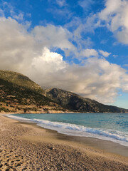 Obraz premium beautiful landscape of a sandy beach on the sea