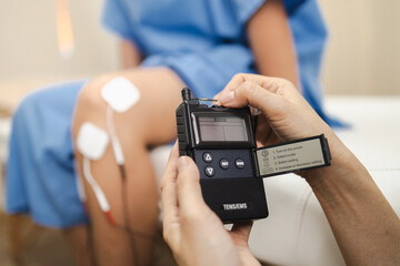electrical stimulation device is used for physical therapy to enhance recovery and relieve pain effectively