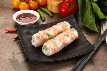 Vietnamese spring roll with prawn