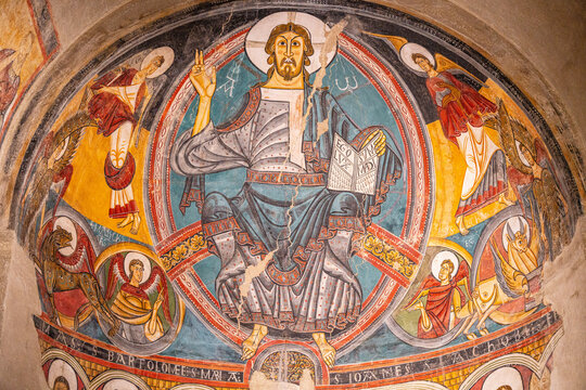 Apse of Sant Climent de Ta&uuml;ll, Romanesque painting of the mural decoration set of the church of San Climent de Ta&uuml;ll in Bo&iacute; Valley, MNAC, Barcelona, ​​Catalonia, Spain