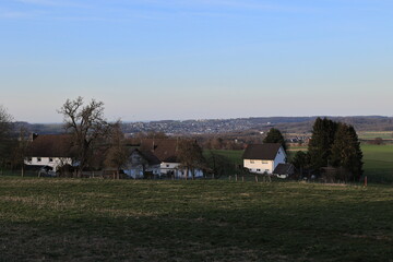 Obraz premium Blick von Menden im Sauerland über das Ruhrtal 