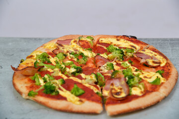 italienisch, pizza, frisch, echtes, foto, käse, hollandaise, sucuk, sauce, tomate, salami, essen,...