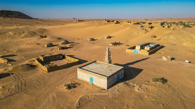 Star Wars looking oasis, Tigui, Tibesti Mountains