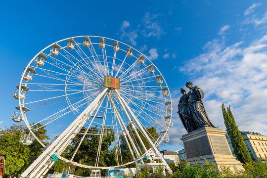 Ferris Wheel (Grande Roue), The National Monument, Jardin Anglais (English Garden), Geneva, Switzerland