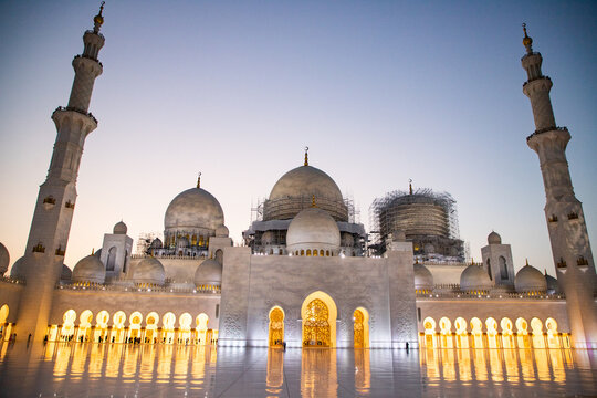 Detail of Sheikh Zayed Grand Mosque in Abu Dhabi, United Arab Emirates