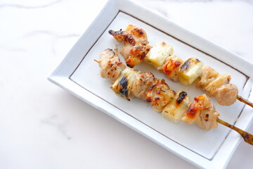 塩で食べる焼き鳥（ネギマ）
