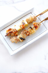 塩で食べる焼き鳥（ネギマ）
