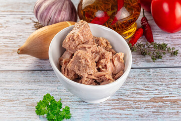 Canned tuna fish in olive oil