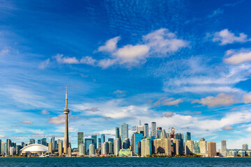 Fototapeta premium Toronto skyline, CN Tower, Canada on a sunny day